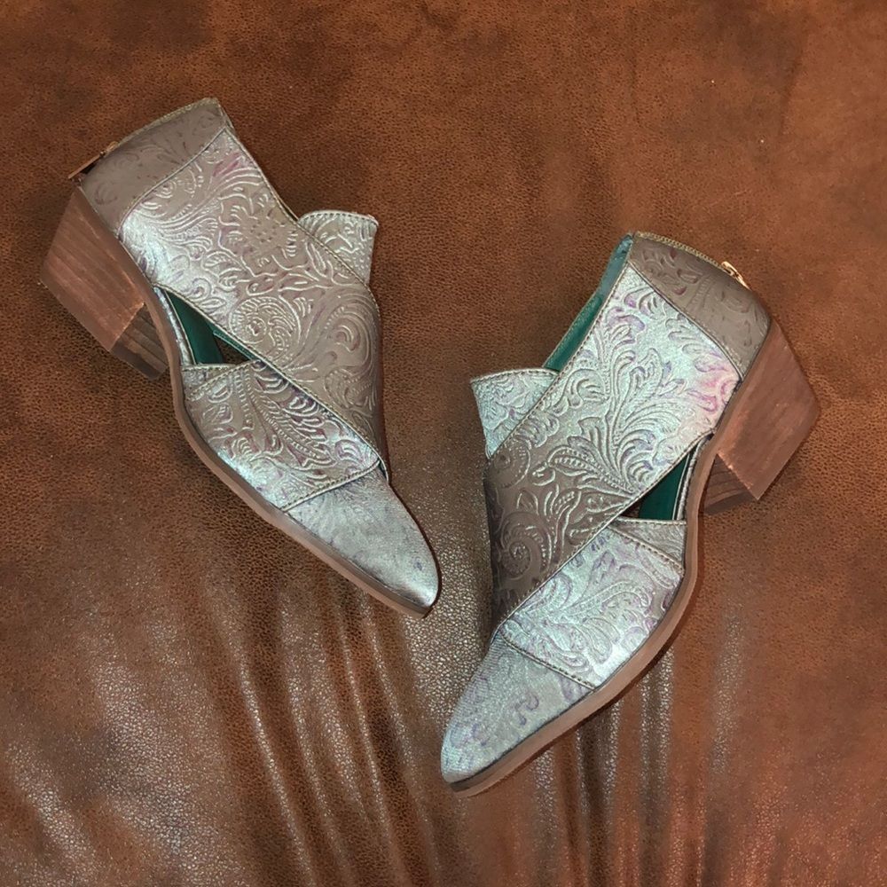ModCloth Very Volatile Green Floral Booties